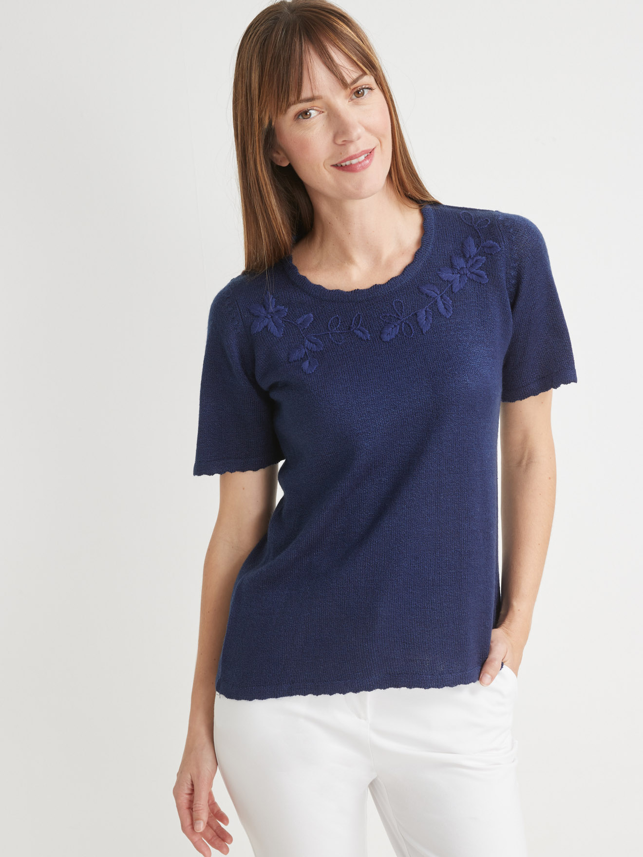 Pull brodé manches courtes