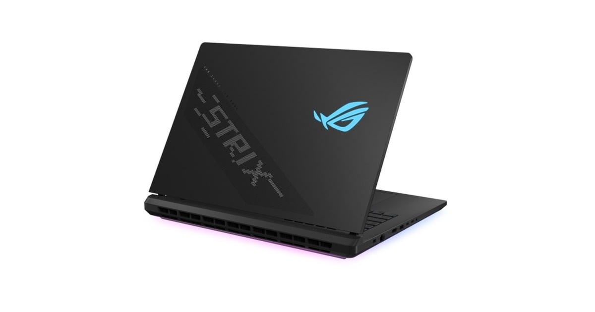 ASUSROG Strix SCAR 18 G835LX-SA008W 18