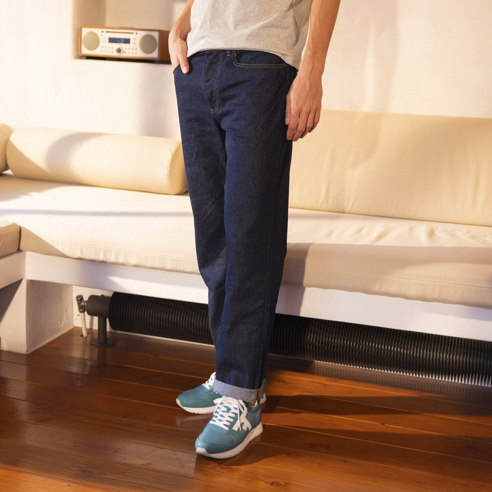 Jean denim brut coupe straight végan en coton et coton recyclé - modèle Straight denim