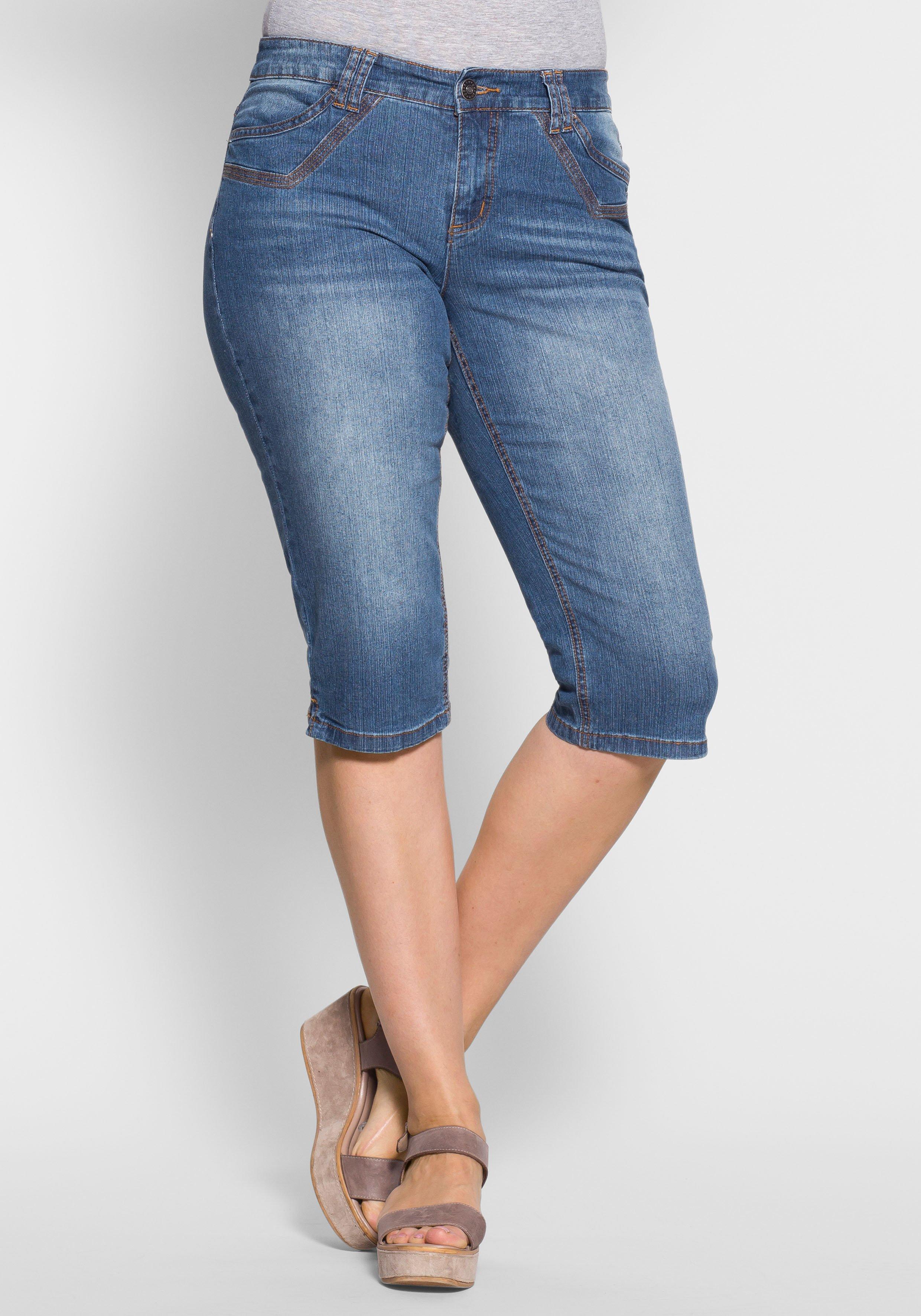 Caprijeans in schmaler, knielanger Form