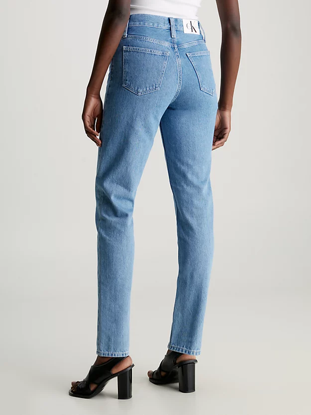 Calça jeans de mãe