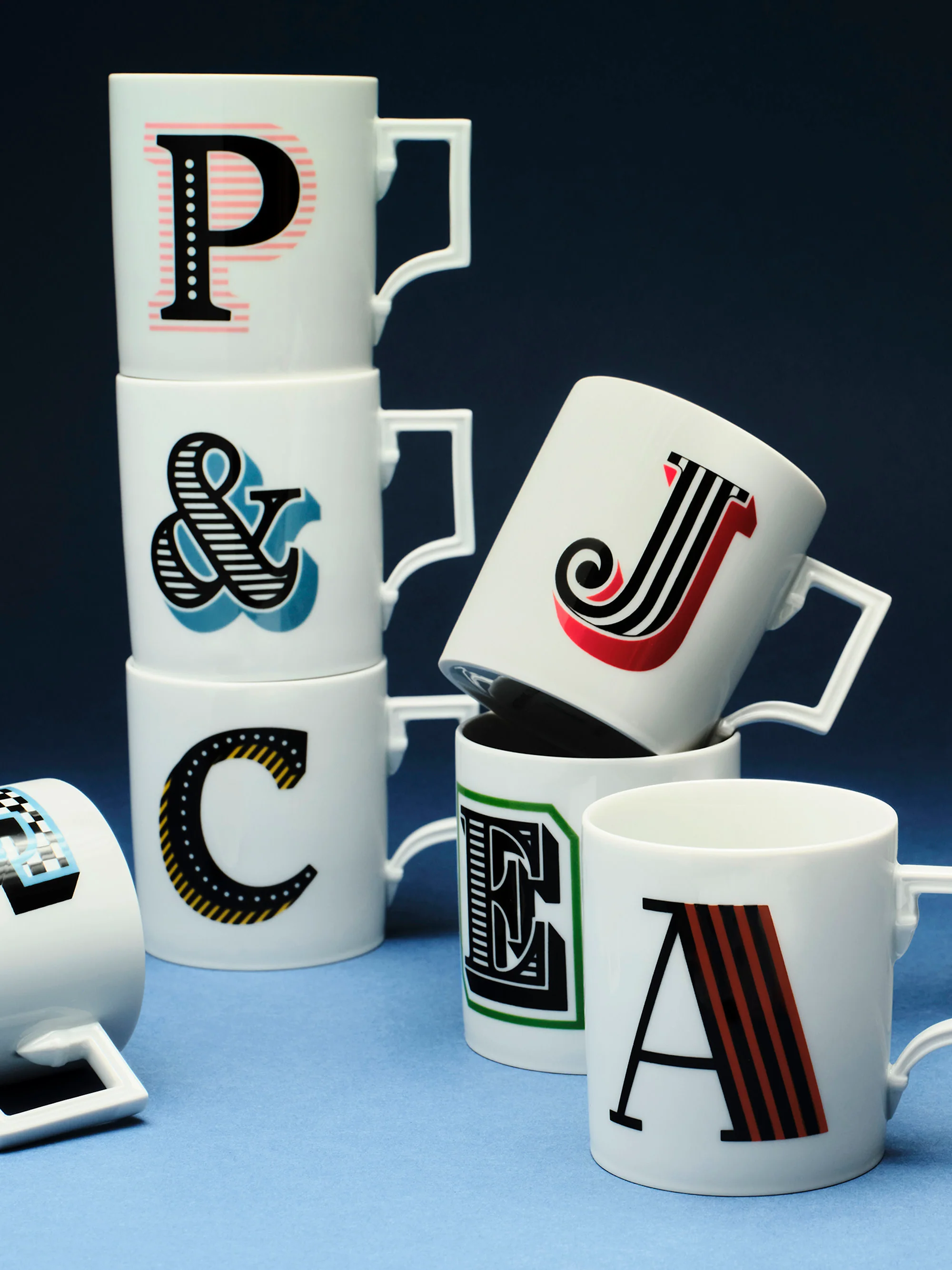 Handgemaakte beker Initials met decoratief motief, Westwing x MEISSEN