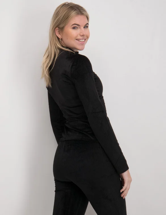 Lofty Manner Turtleneck Nina