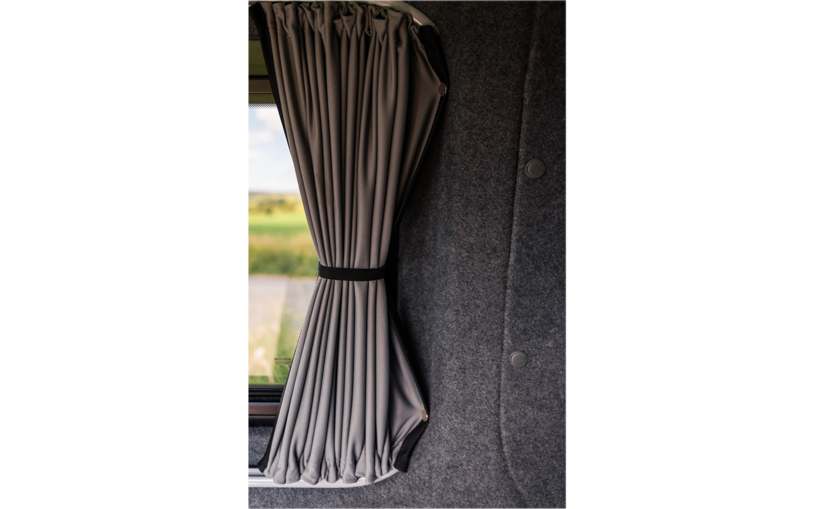 Kiravans Vorhang Set 2 teilig für Ford Transit Custom 2013 Plus für nicht Schiebetüren premium blackout Mitte Links
