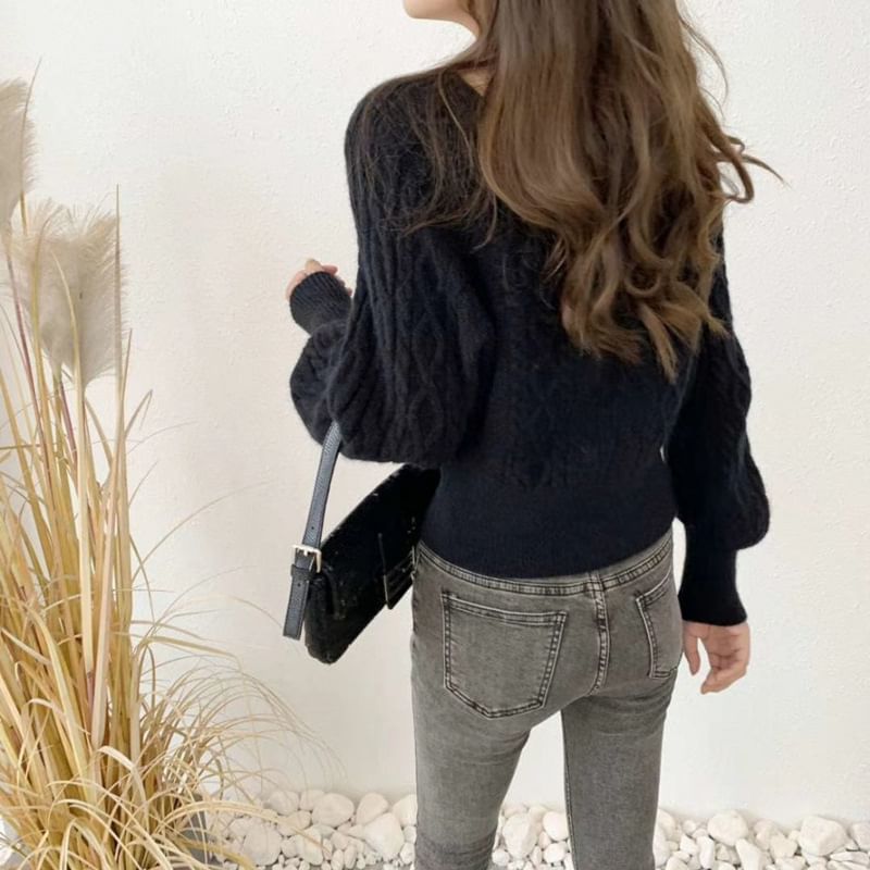 hollybunbur - Gebreide cropped trui met vierkante hals en effen kabelmotief