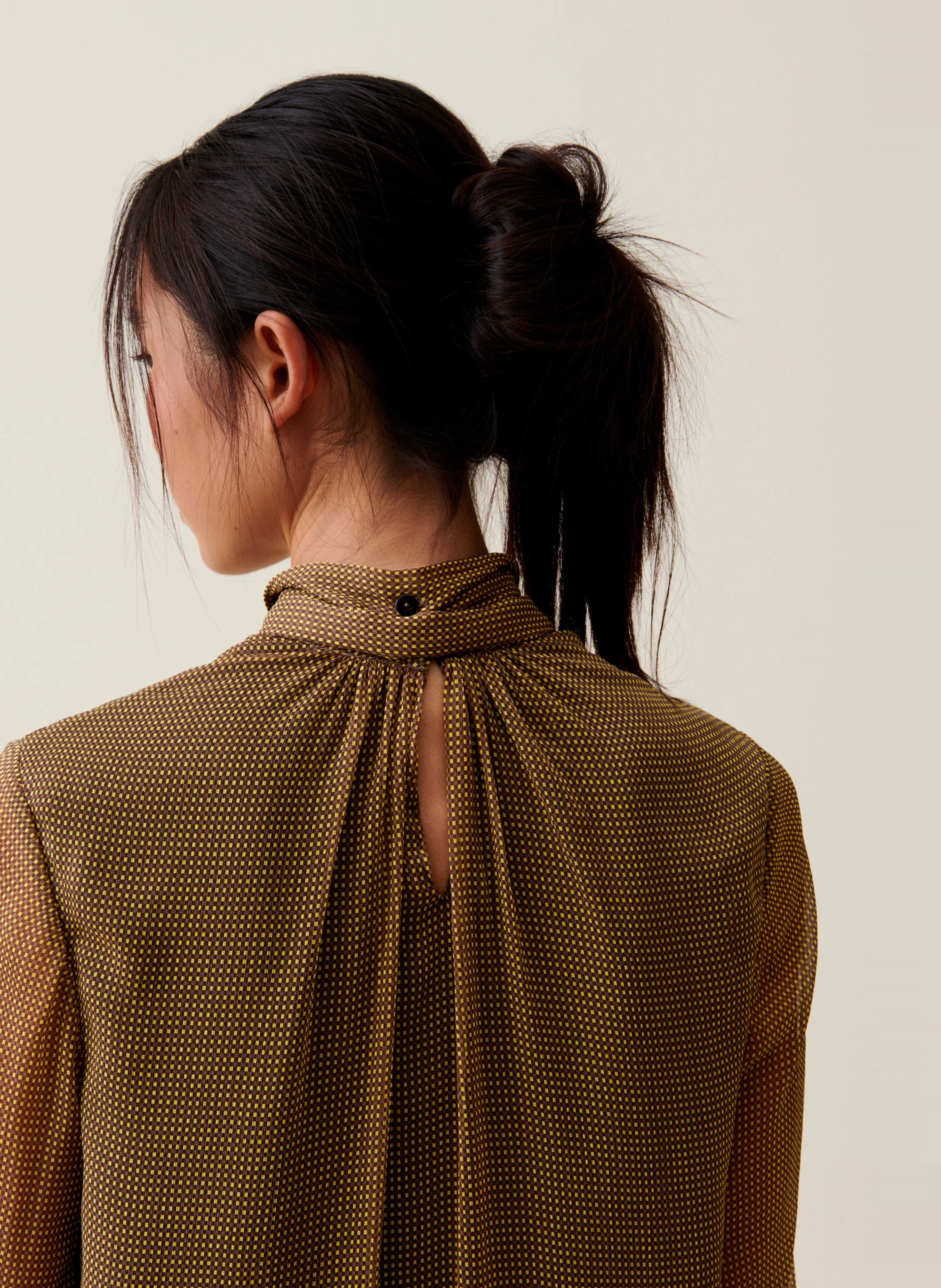 Robe courte col lavallière| Jaune