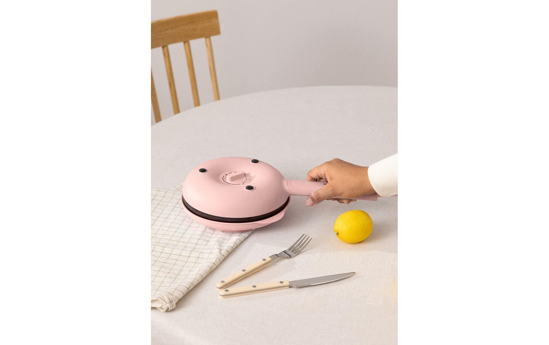 Crêpe Maker 600 W, PastellrosaCrepesmaschine im Retro-Stil