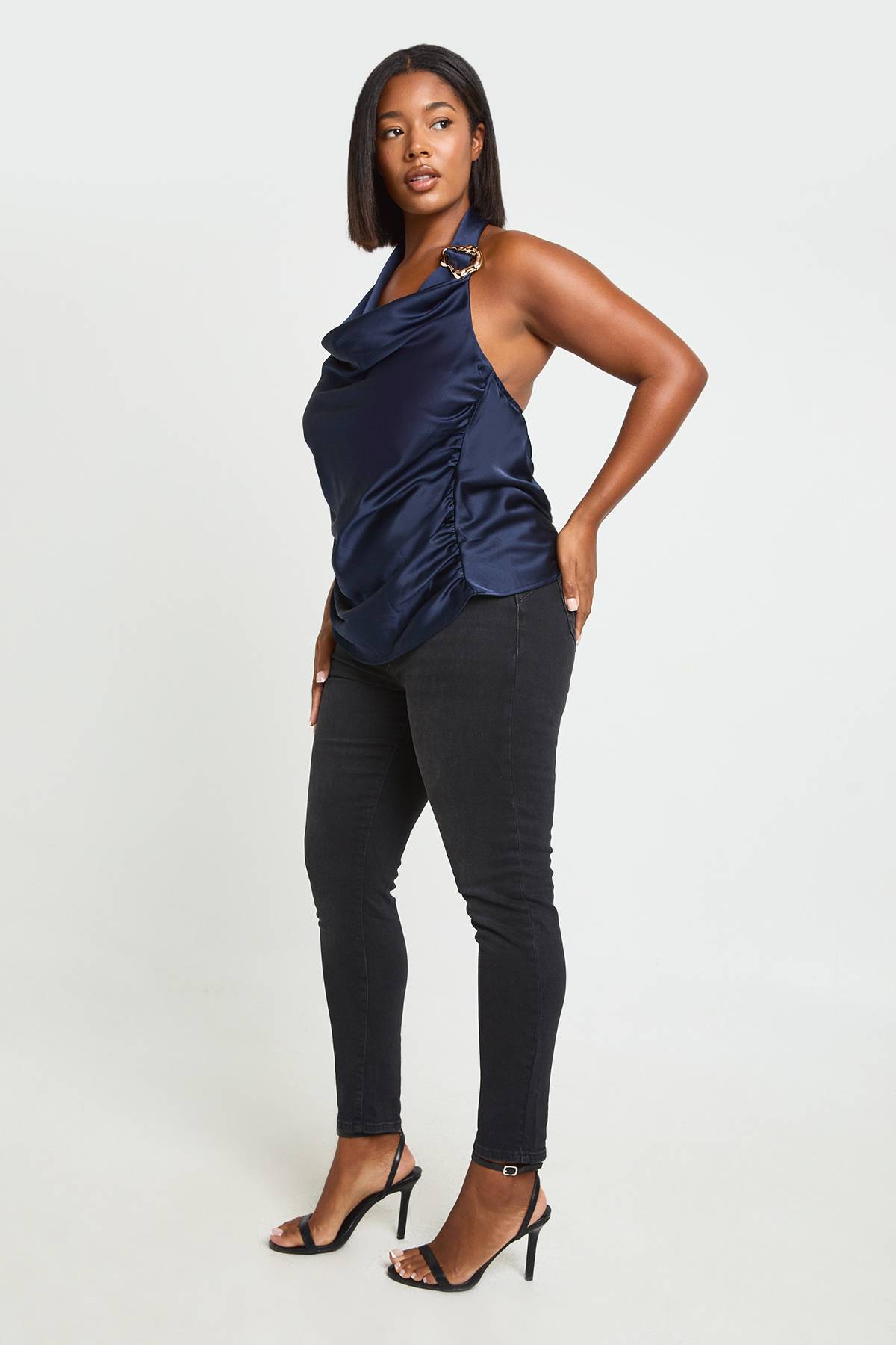 boohoo Plus jean skinny à taille haute rehaussant les fesses