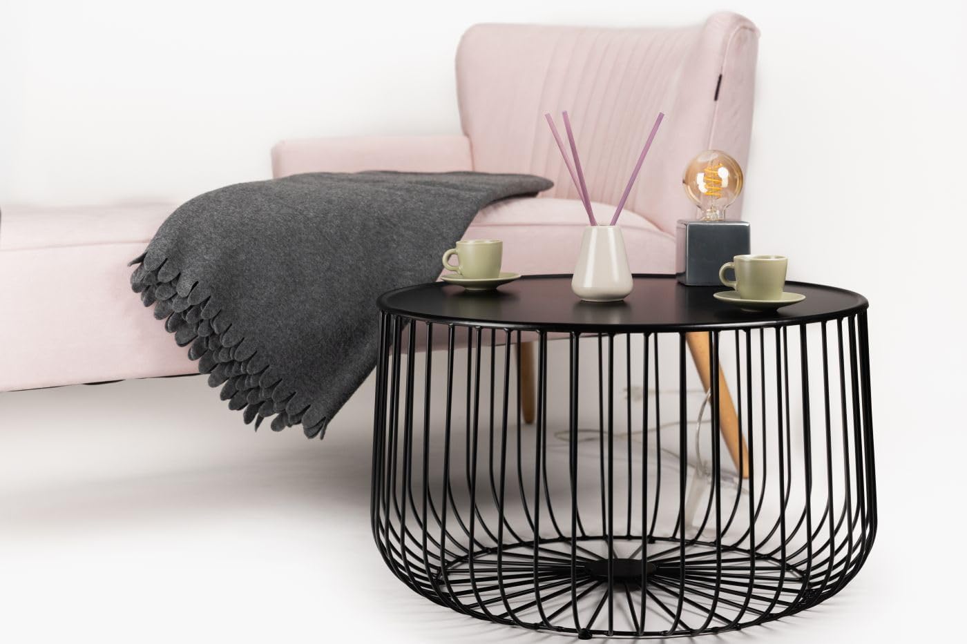 Premium Couchtisch aus Metall - CONO | schwarz | rund | Beistelltisch im edlen Design | Ø 62 cm | Höhe 36 cm | ideal für stilvolle Wohn- und Lounge-Bereiche