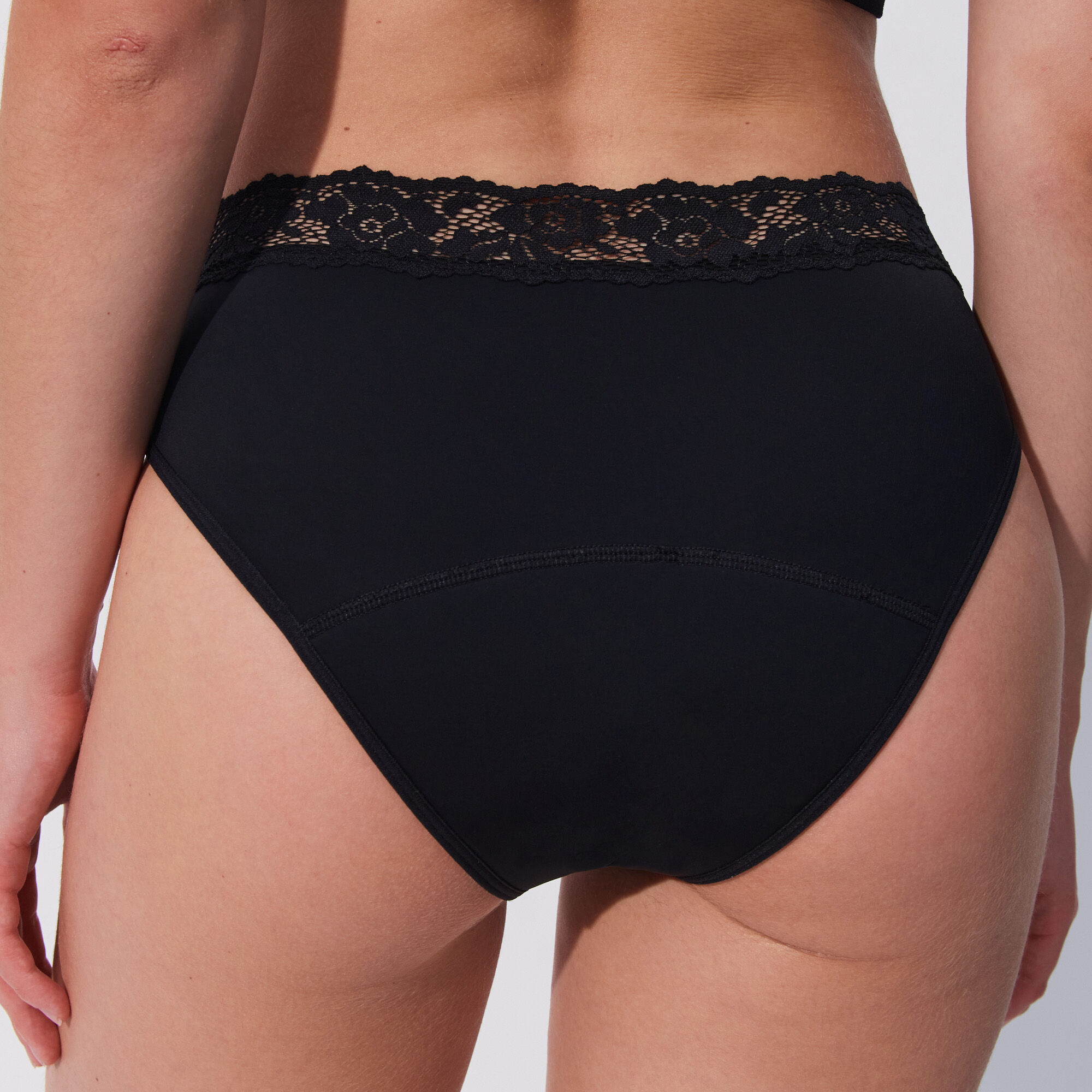 Culotte menstruelle avec dentelle