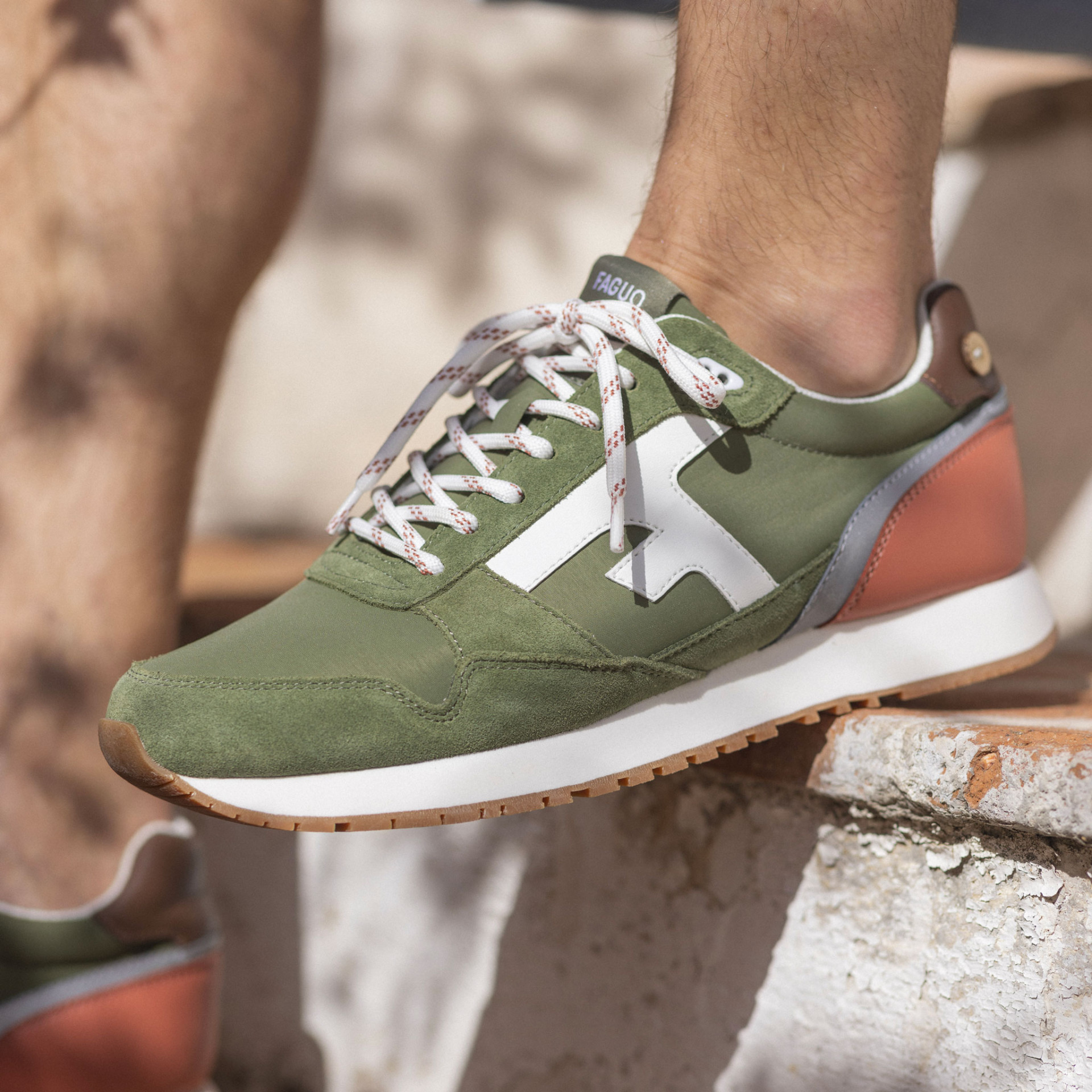 Runnings kaki & terracotta polyester recyclé et suède - modèle Elm