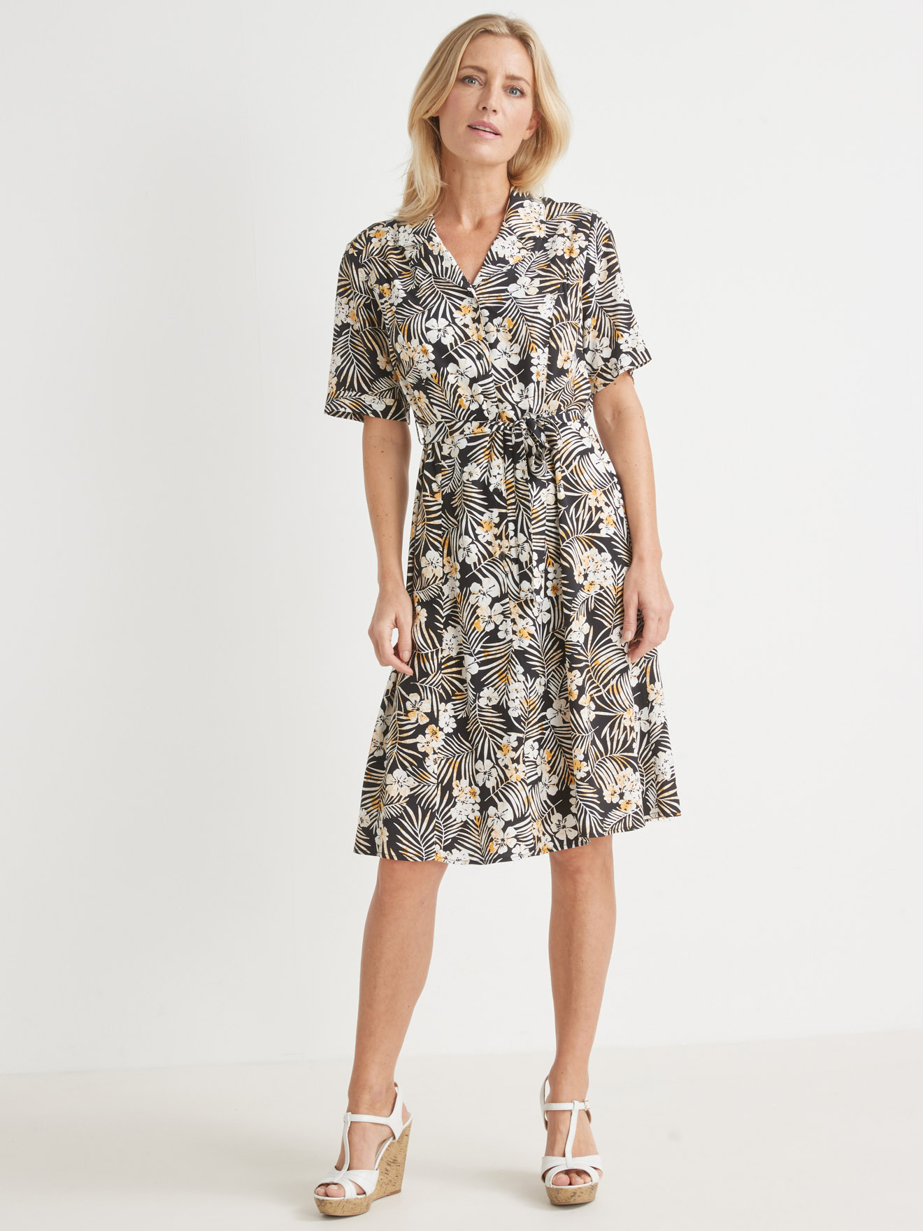 Robe col tailleur manches courtes