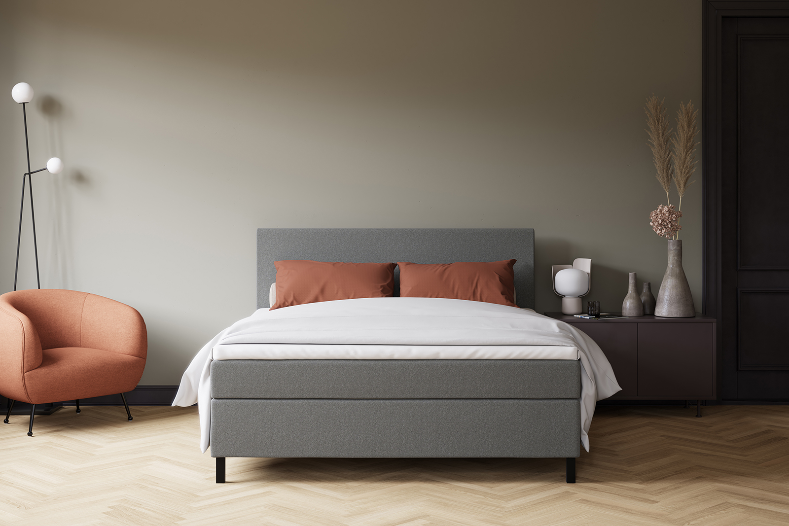 SL8 kontinentalseng Tekstil Poppy 25 i 150x200 cm. Medium/Ekstra fast komfort m/Premium latex overmadrass og Pillar black ben 13cm. Uten hodegavl.