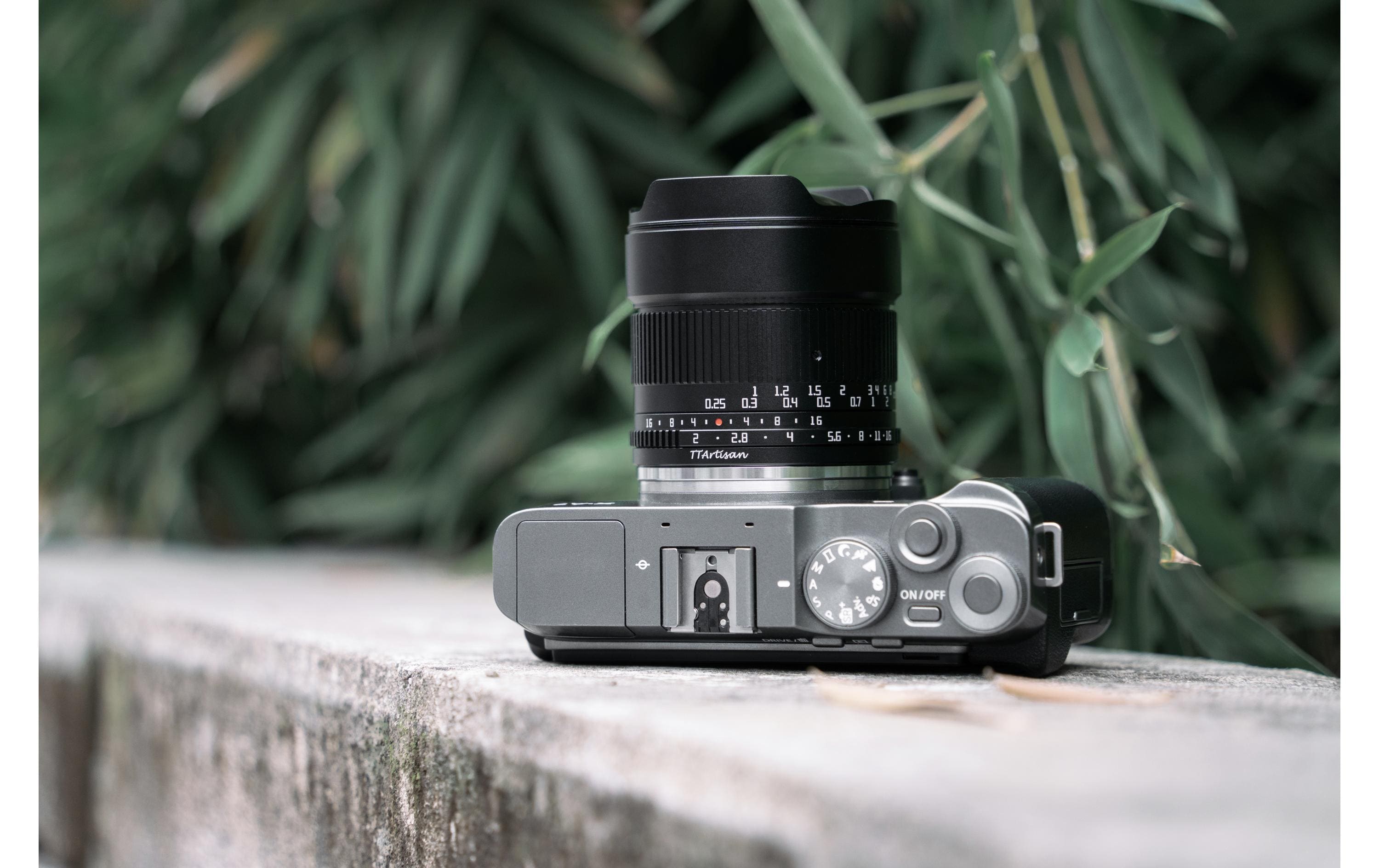 Festbrennweite 10mm F/2 – MFT<br>Asphärisches Ultraweitwinkelobjektiv