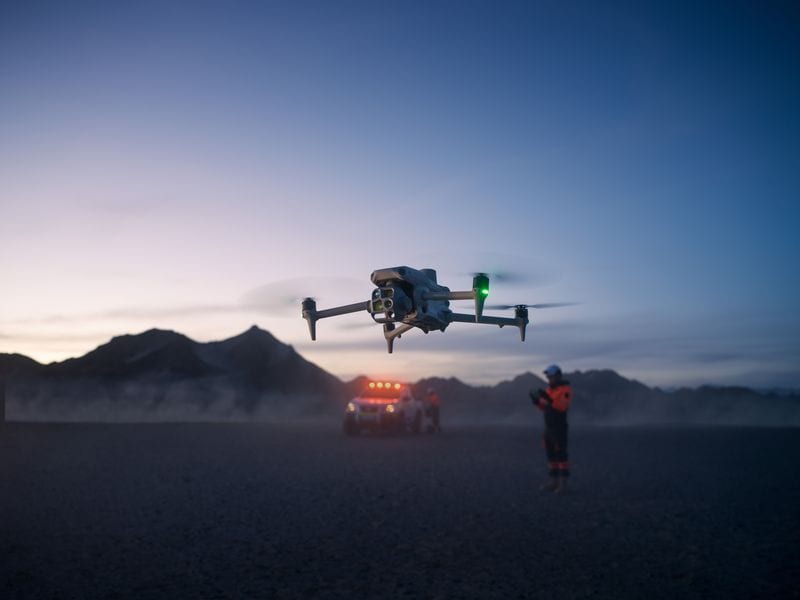 DJI Enterprise Multikopter Matrice 4 Thermal Die Matrice 4 Serie kombiniert fortschrittliche Technologie mit maximaler Effizienz und Zuverlässigkeit und ist ideal für anspruchsvolle Einsätze in unterschiedlichsten Szenarien