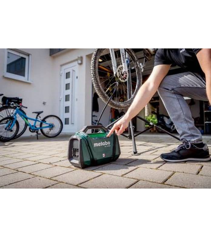Metabo Akku-Kompressor AK 18 Multi Solo Akkubetriebener Multifunktionskompressor mit einer Abgabeleistung von 16 l/min