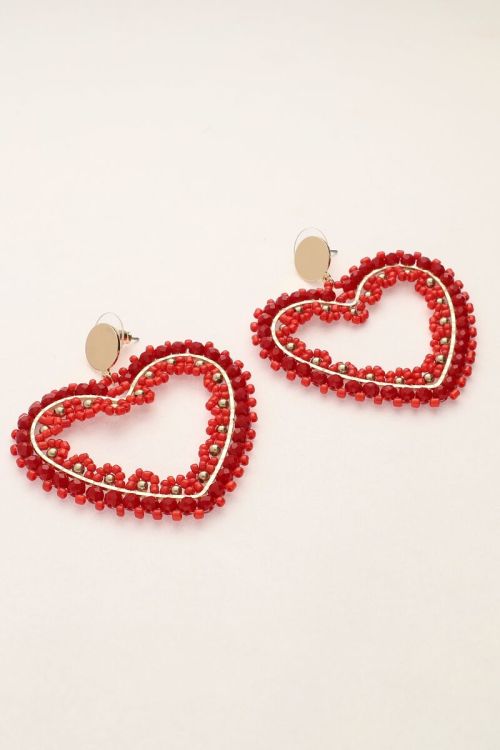 Statement oorhangers met rood kralen hart