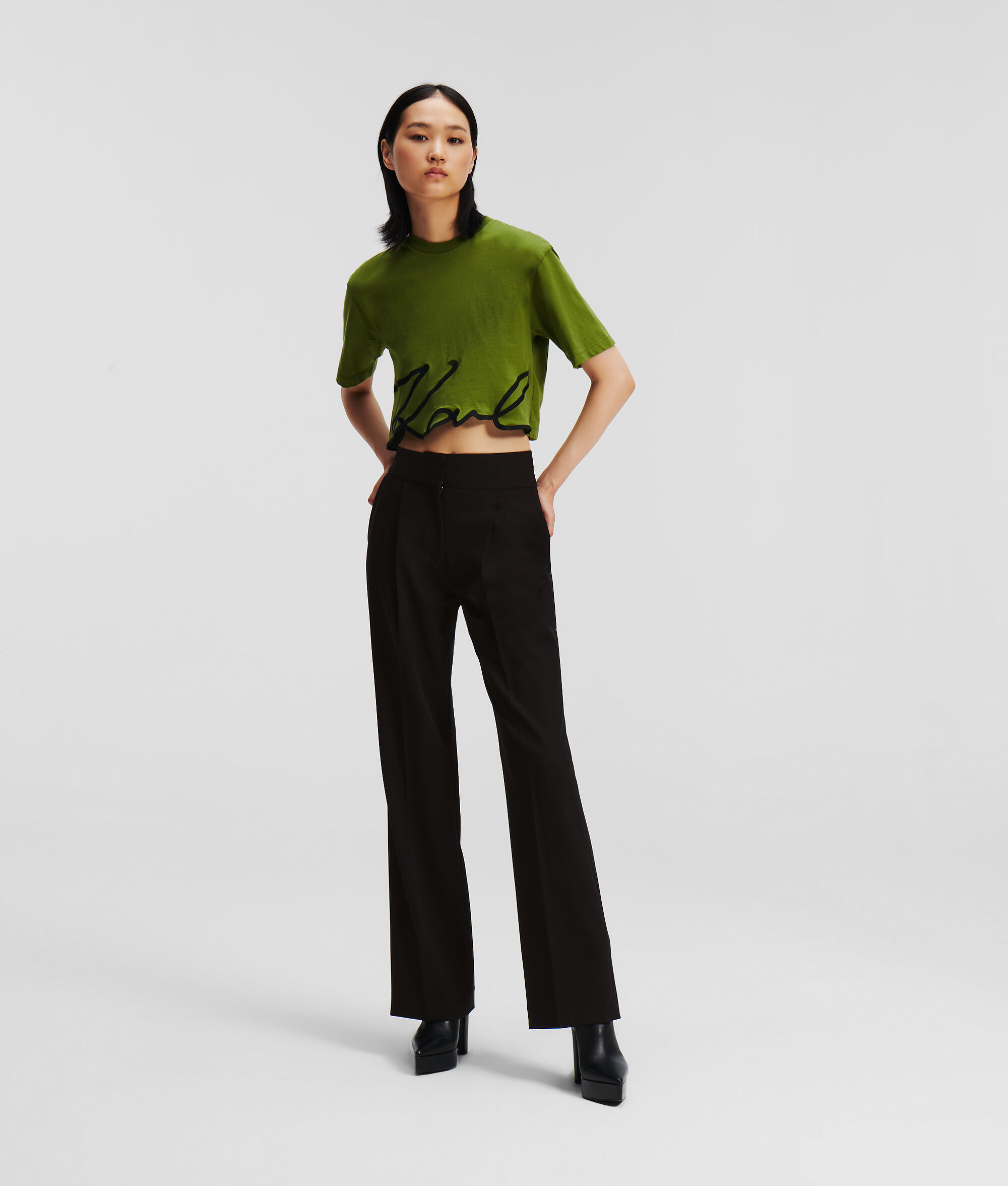 PANTALON LARGE AJUSTÉ