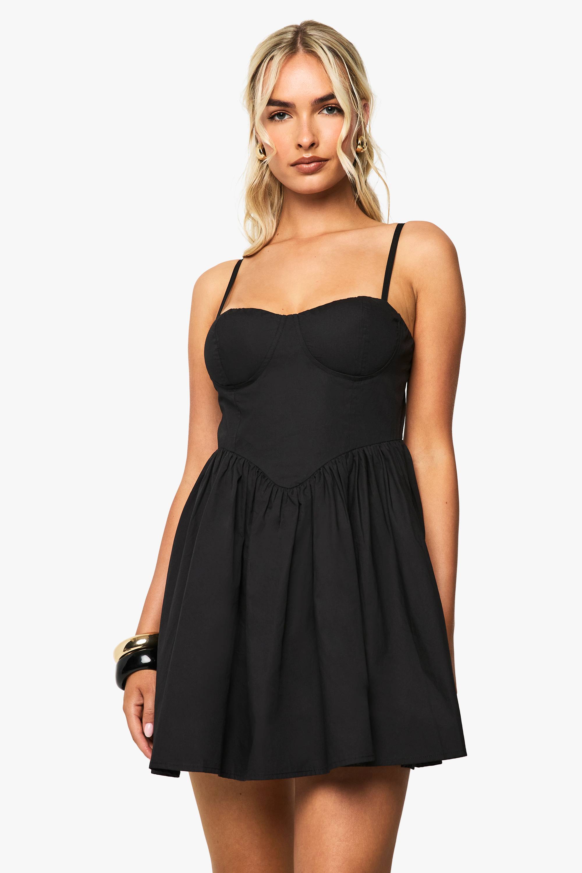 boohoo Robe skater en coton à taille en V style laitière