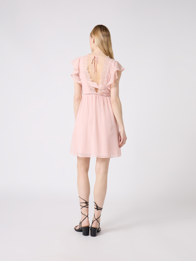 Robe décolleté dans le dos