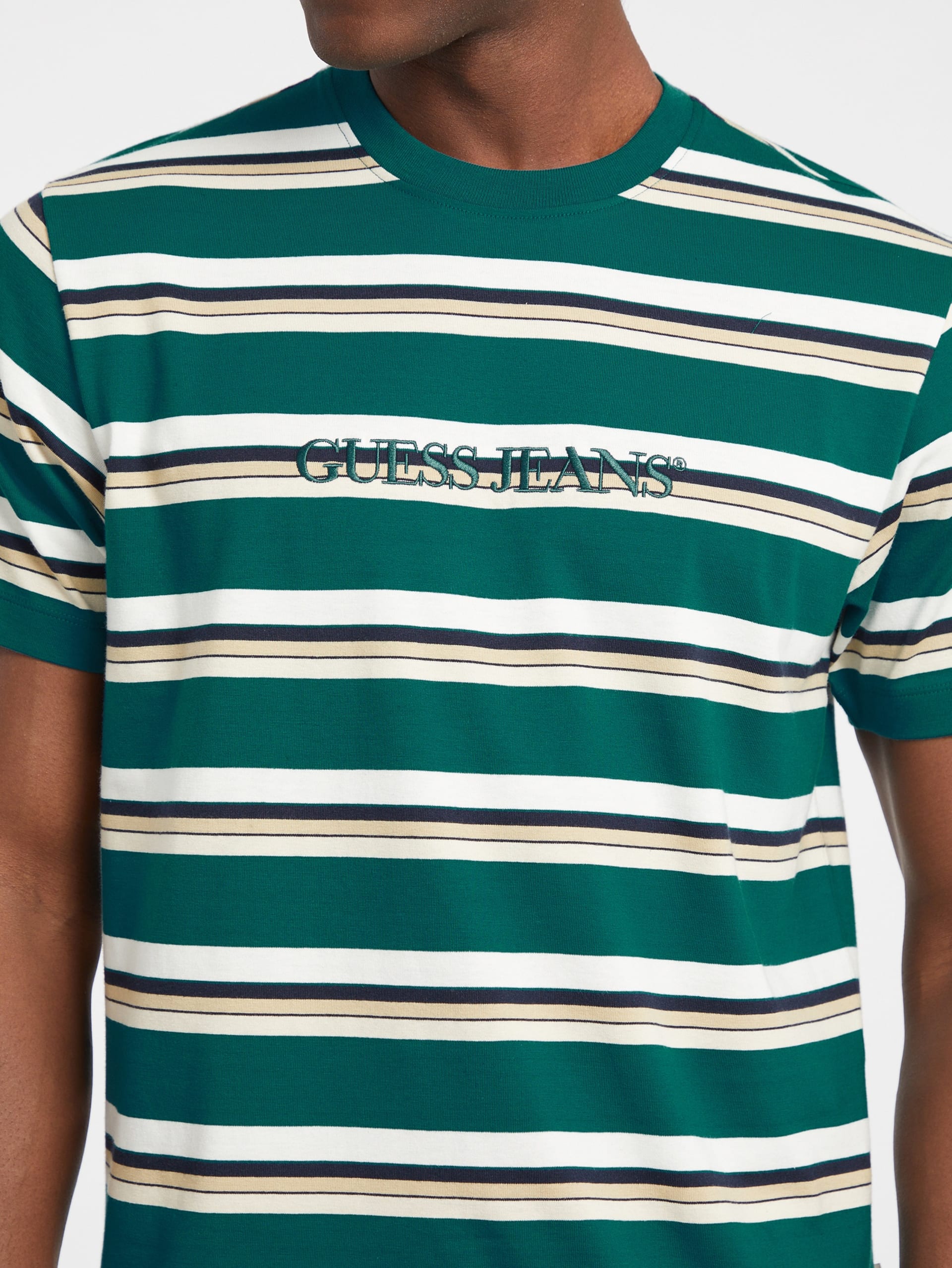 Camiseta regular com listras e logotipo bordado