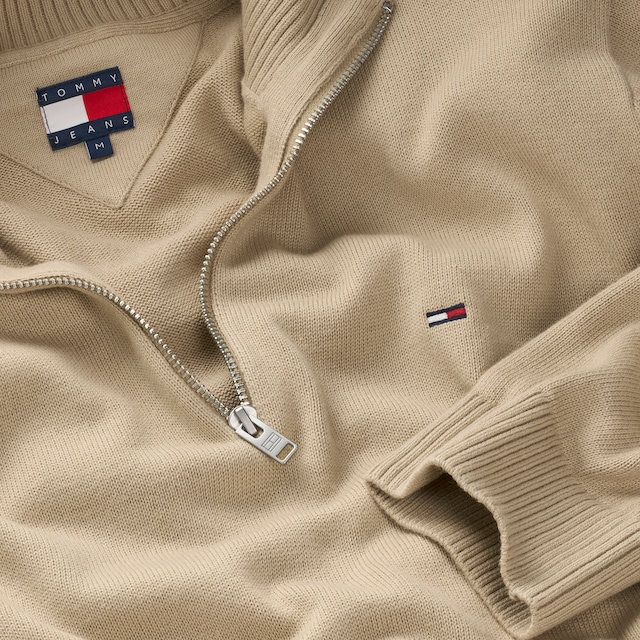 Tommy Jeans Strickpullover »TJM SLM ESS LIGHT ¼ ZIP SWTR EXT«, Mit Rundhalsausschnitt