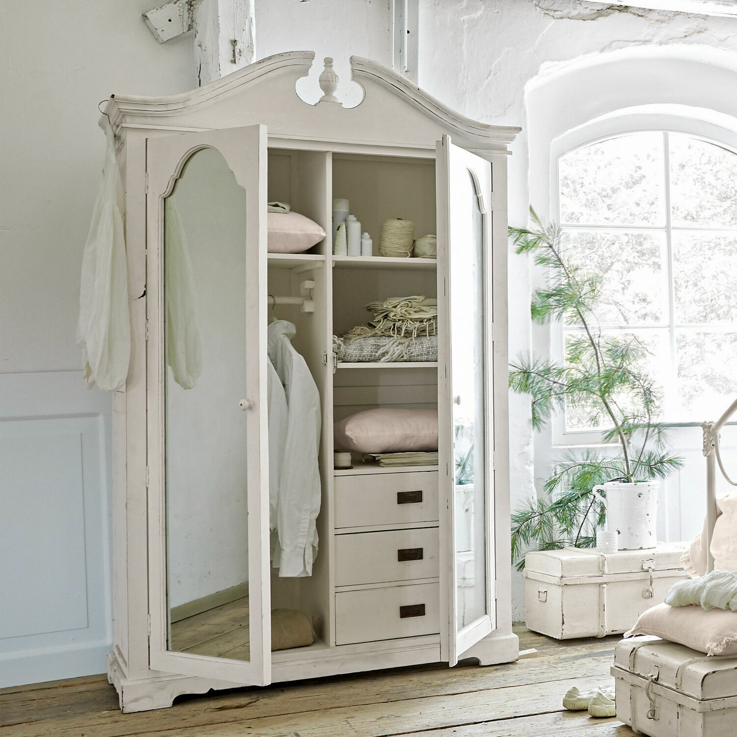 Schrank Somerset antikweiß