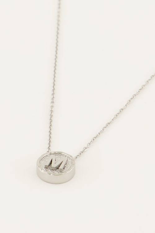 Ketting met initial bedel