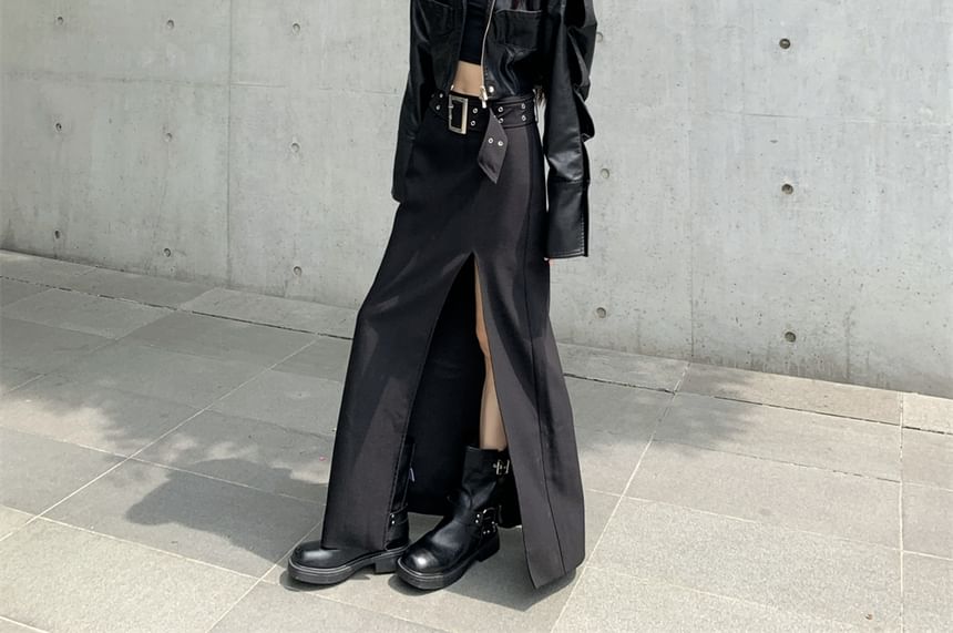 OUREA - Kraagvormig, effen imitatieleren cropped bikerjack met rits / Maxi A-lijn rok met split en riem