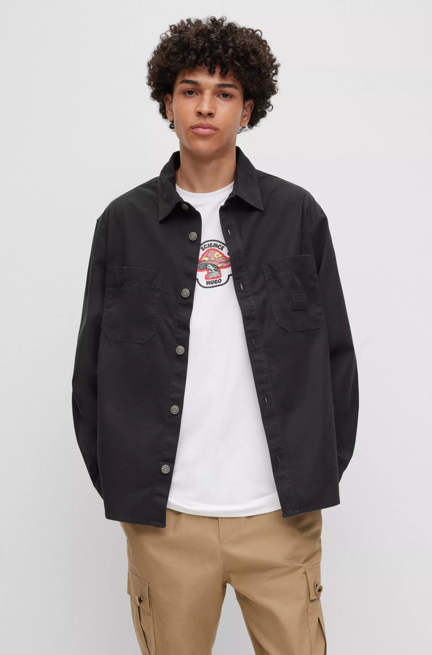 Sobretudo HUGO vermelho de modelagem oversized em sarja de algodão com bolsos aplicados.