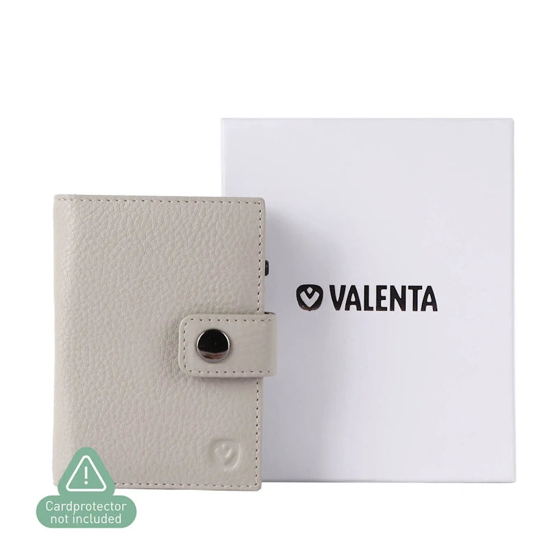 Valenta Card Wallet Leather MagSafe Off White