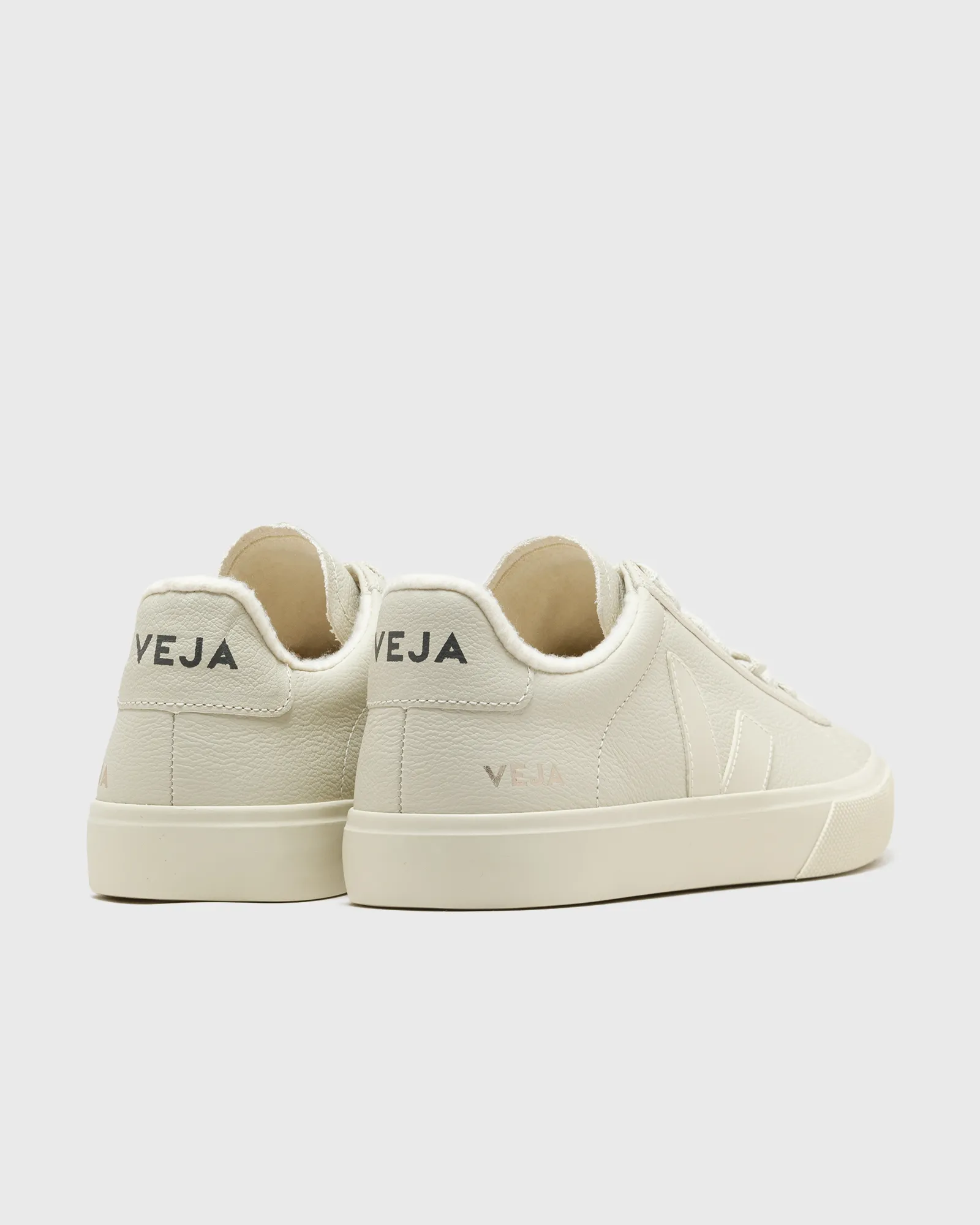 Veja CAMPO W CHFREE LEATHER