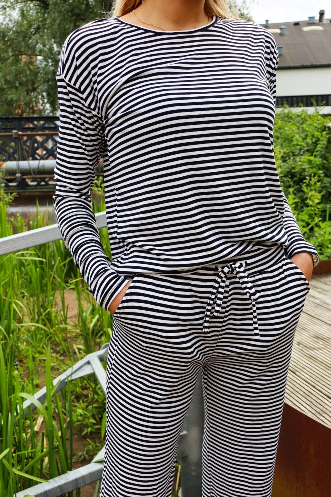 Liberte Natalia-Ls-Boxy-Blouse navy creme small stripe