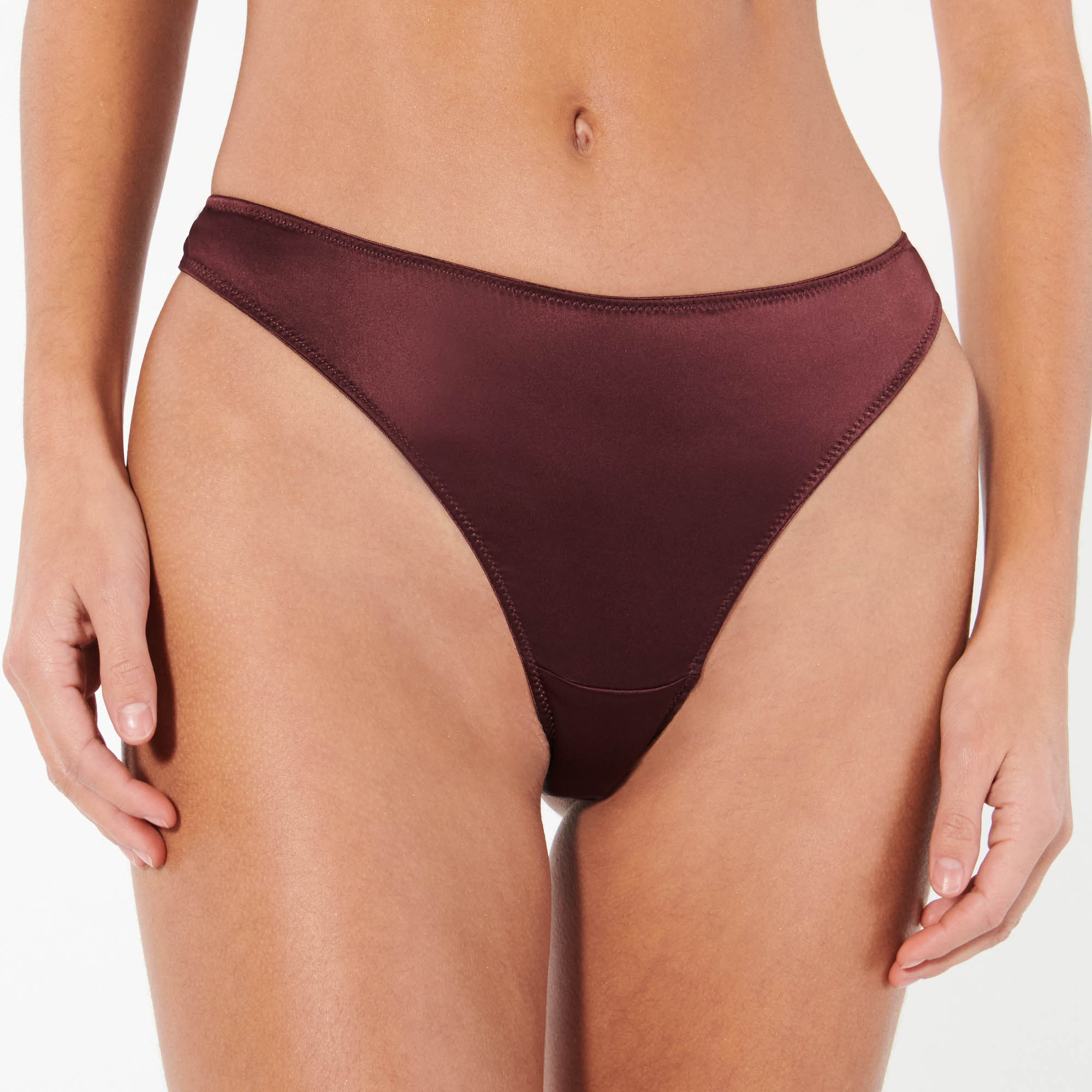 Tanga en dentelle florale