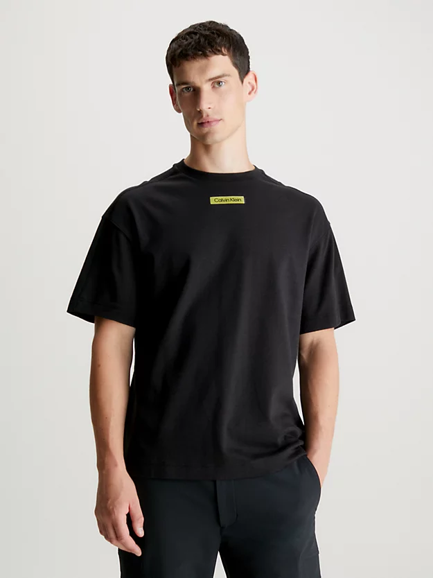Camiseta com estampa quadriculada em algodão