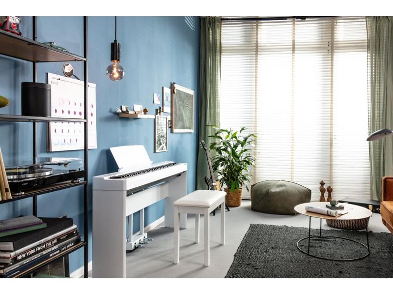 Yamaha E-Piano P-225WH Kompaktes Digitalpiano mit Klang und Funktionen für fortgeschrittene Spieler