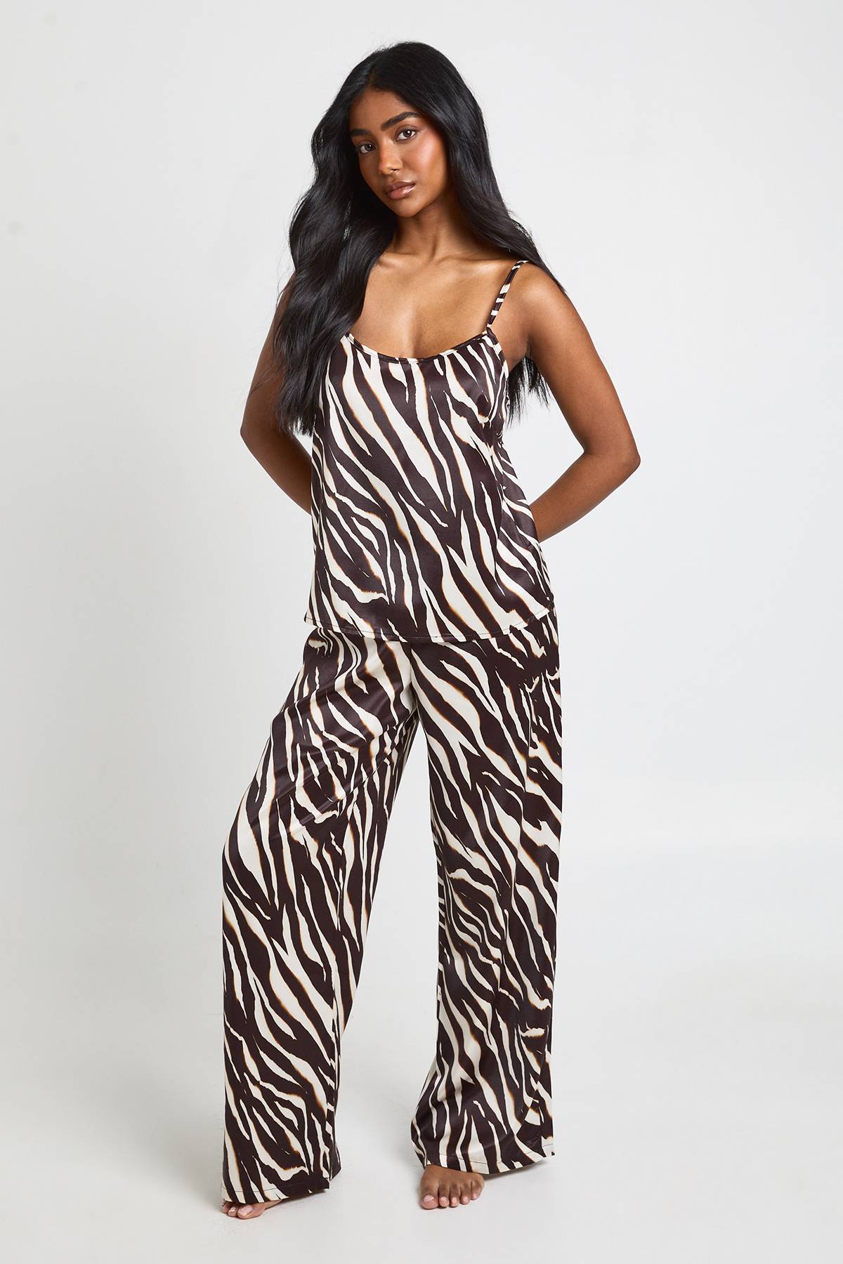 boohoo Ensemble Pyjama Caraco Et Pantalon Large En Satin Imprimé Zèbre