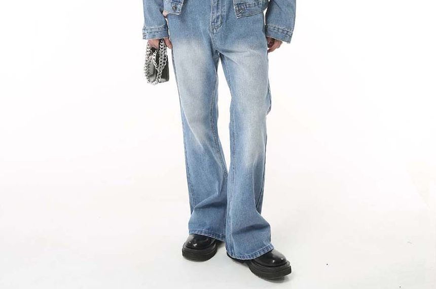 FAERIS - Gewassen denim jack met kraag en knopen / Mid rise flared jeans