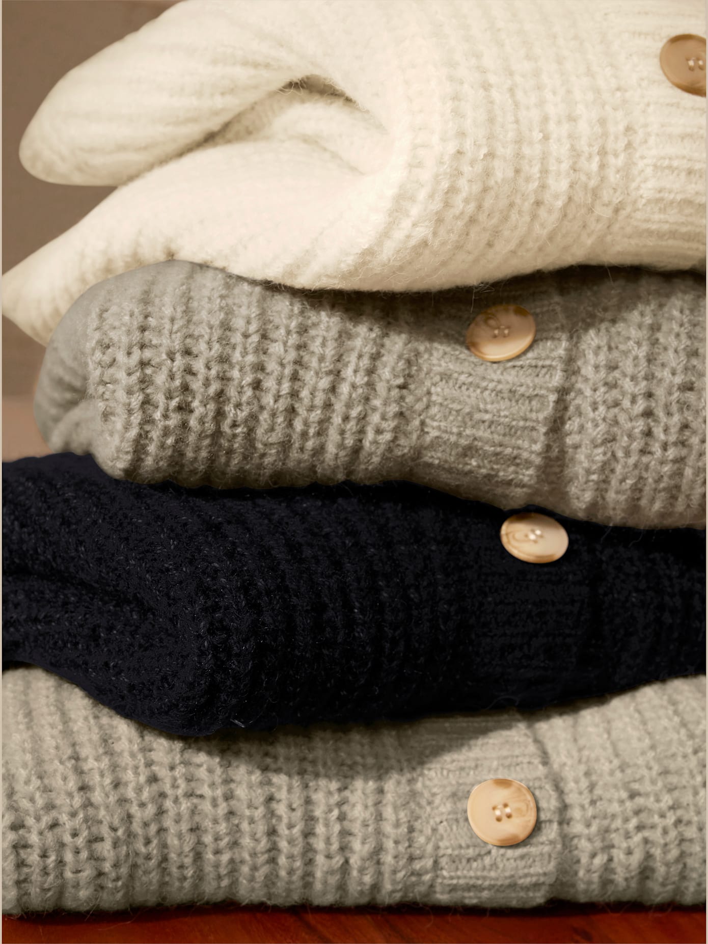 Veste en tricot 2 types de cols : col montant ou à revers