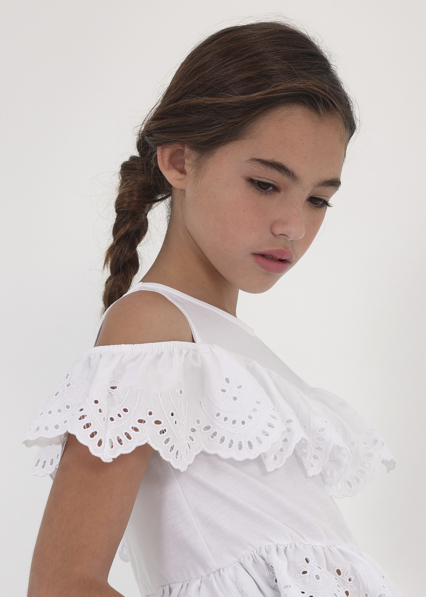 Blusa com bordados em algodão sustentável para meninas