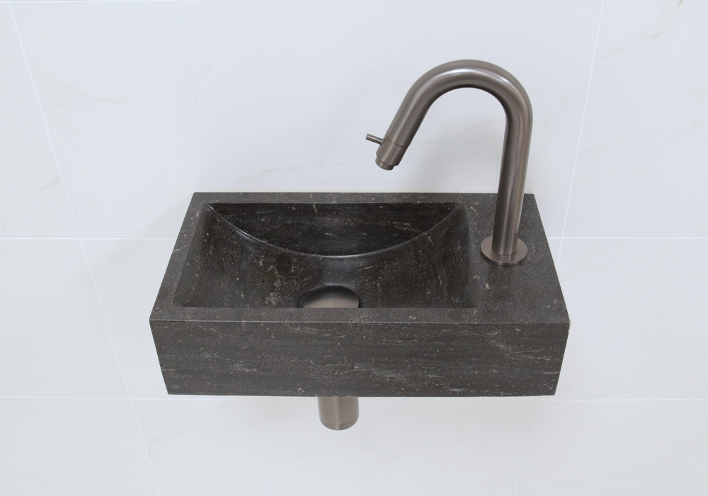 Lambini Designs Recto rechts natuursteen fonteinset met oud ijzerkleurige gebogen fonteinkraan en toebehoren