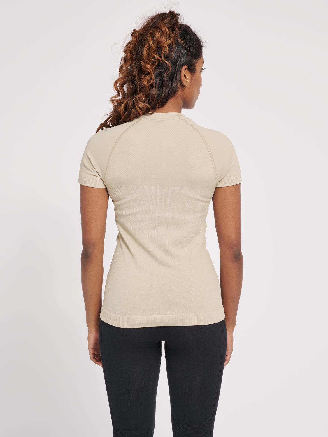 hmlCLEA SEAMLESS TIGHT T-SHIRT