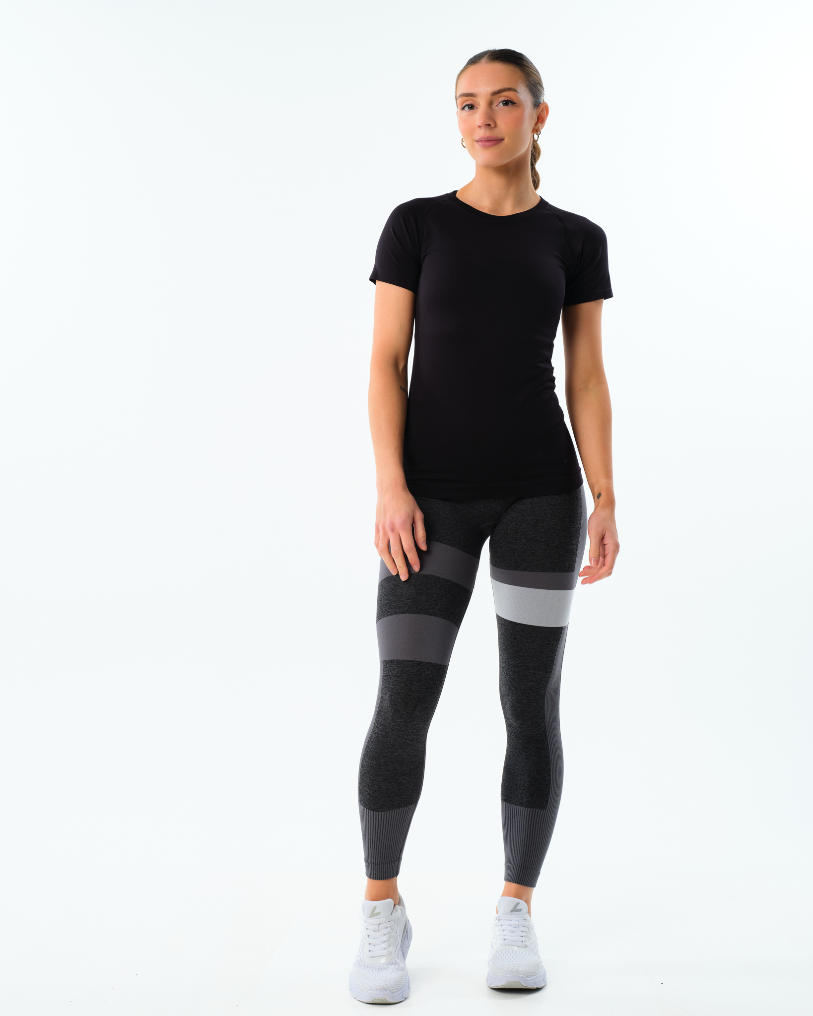 LEVITY Essential Seamless T-shirt Black Beauty
