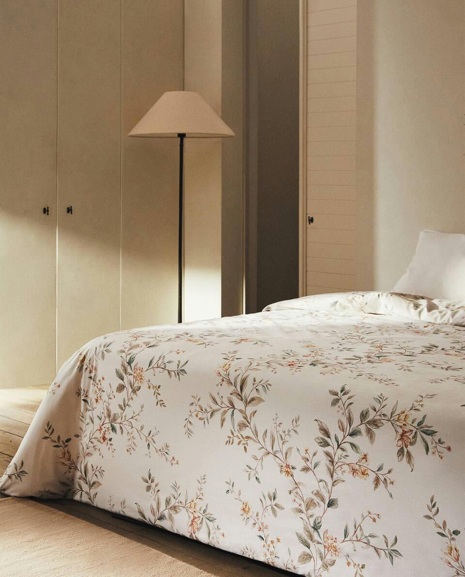 CAPA DE EDREDOM COM ESTAMPA FLORAL