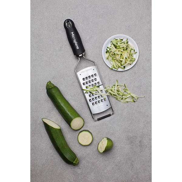 Râpe à fromage Extra grossier Gourmet noire Microplane
