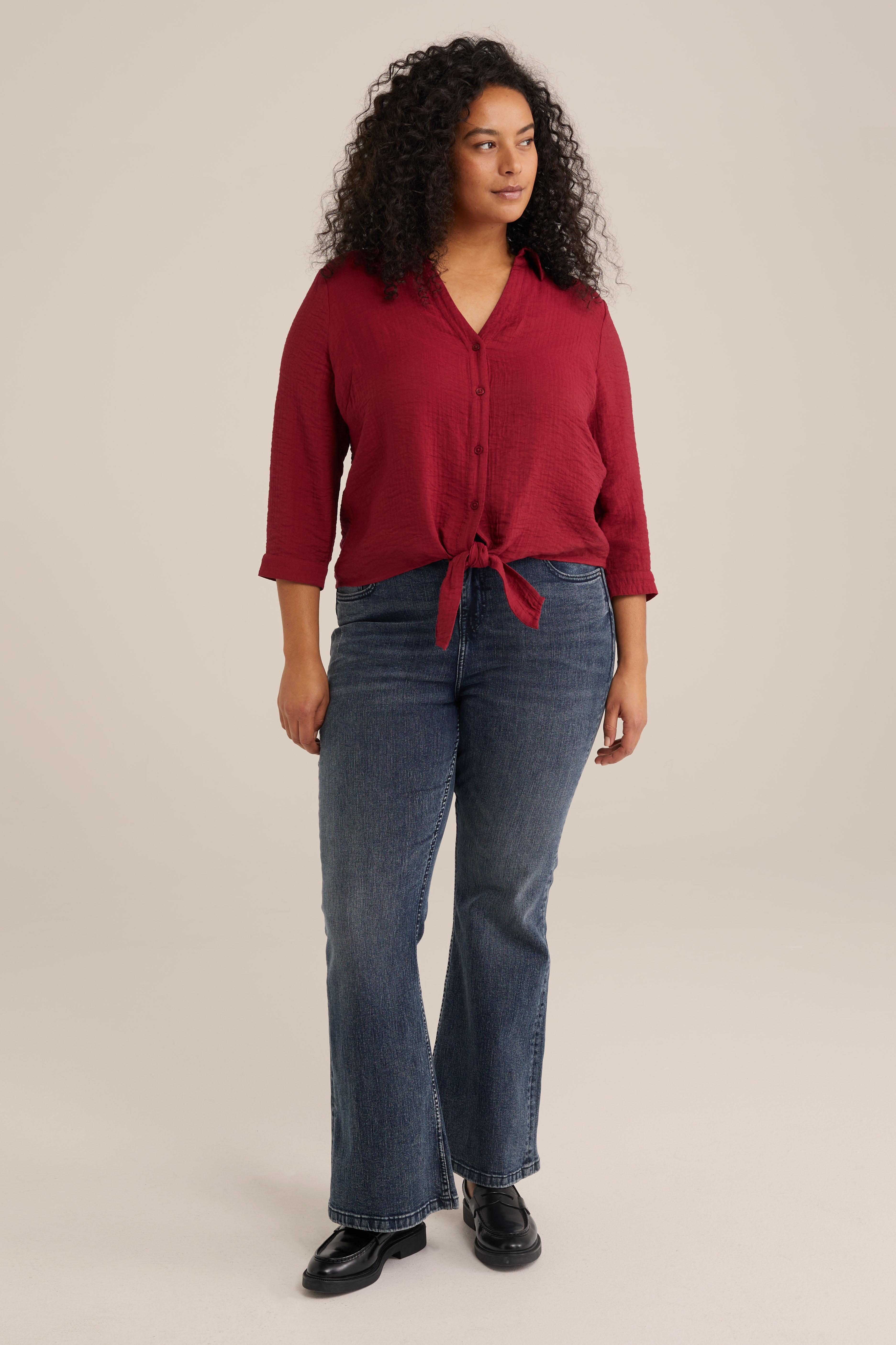 blouse met knoopdetail - Curve WE Fashion Bordeauxrood