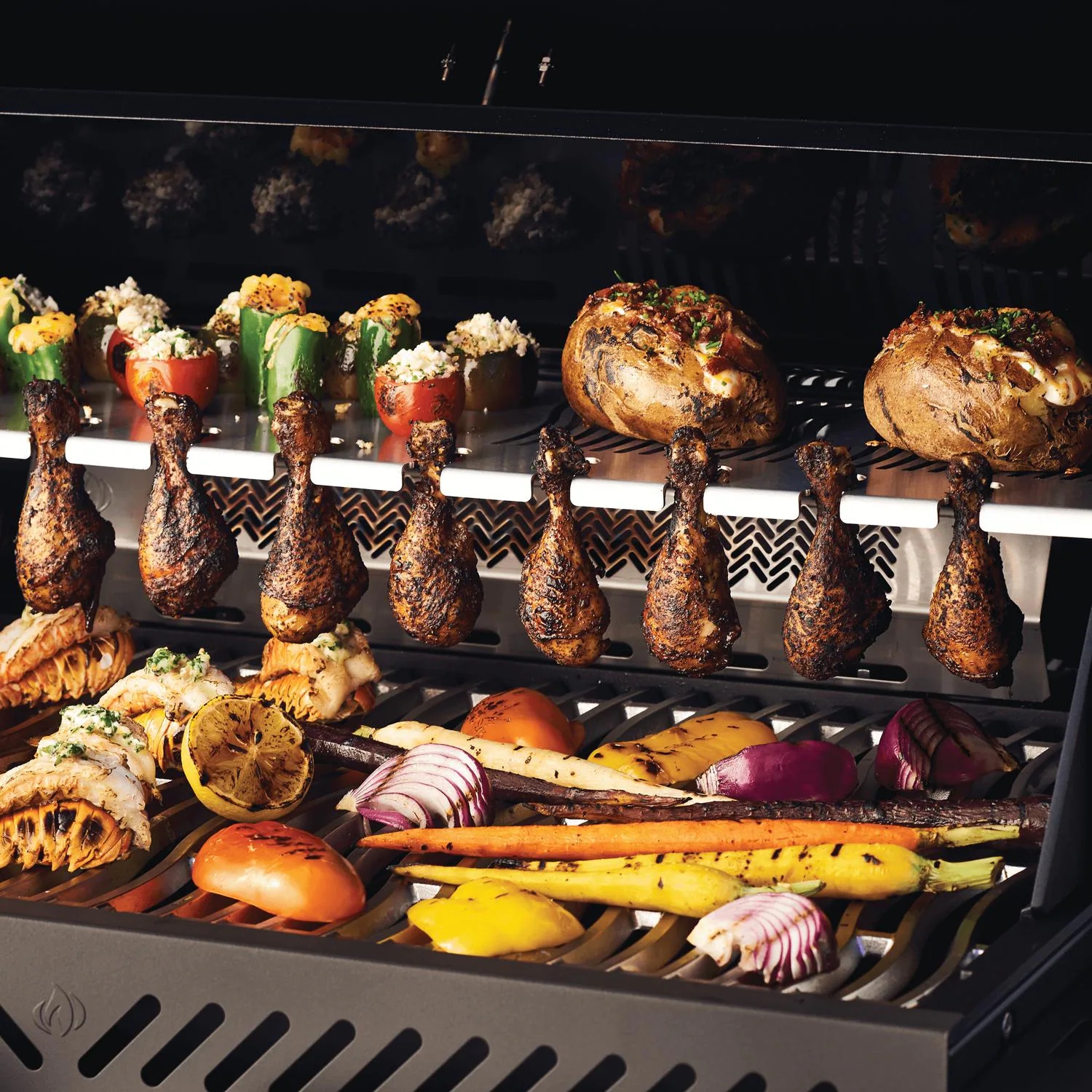 Churrasqueira a gás propano Napoleon Phantom Prestige 500 com queimador traseiro infravermelho, queimador lateral infravermelho e kit rotisserie - Preto fosco - P500RSIBPMK-3-PHM