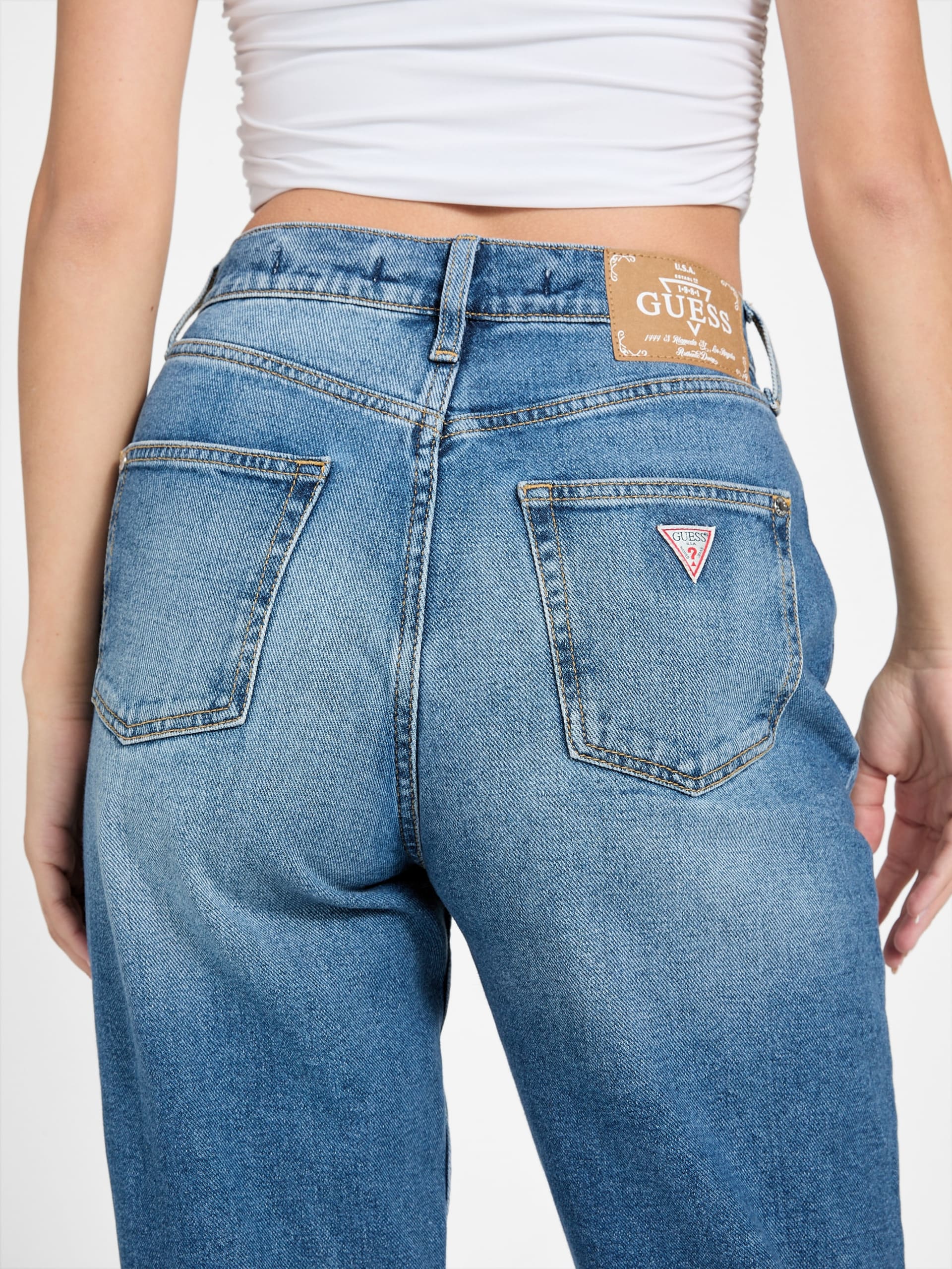 Calça jeans nova para mamãe