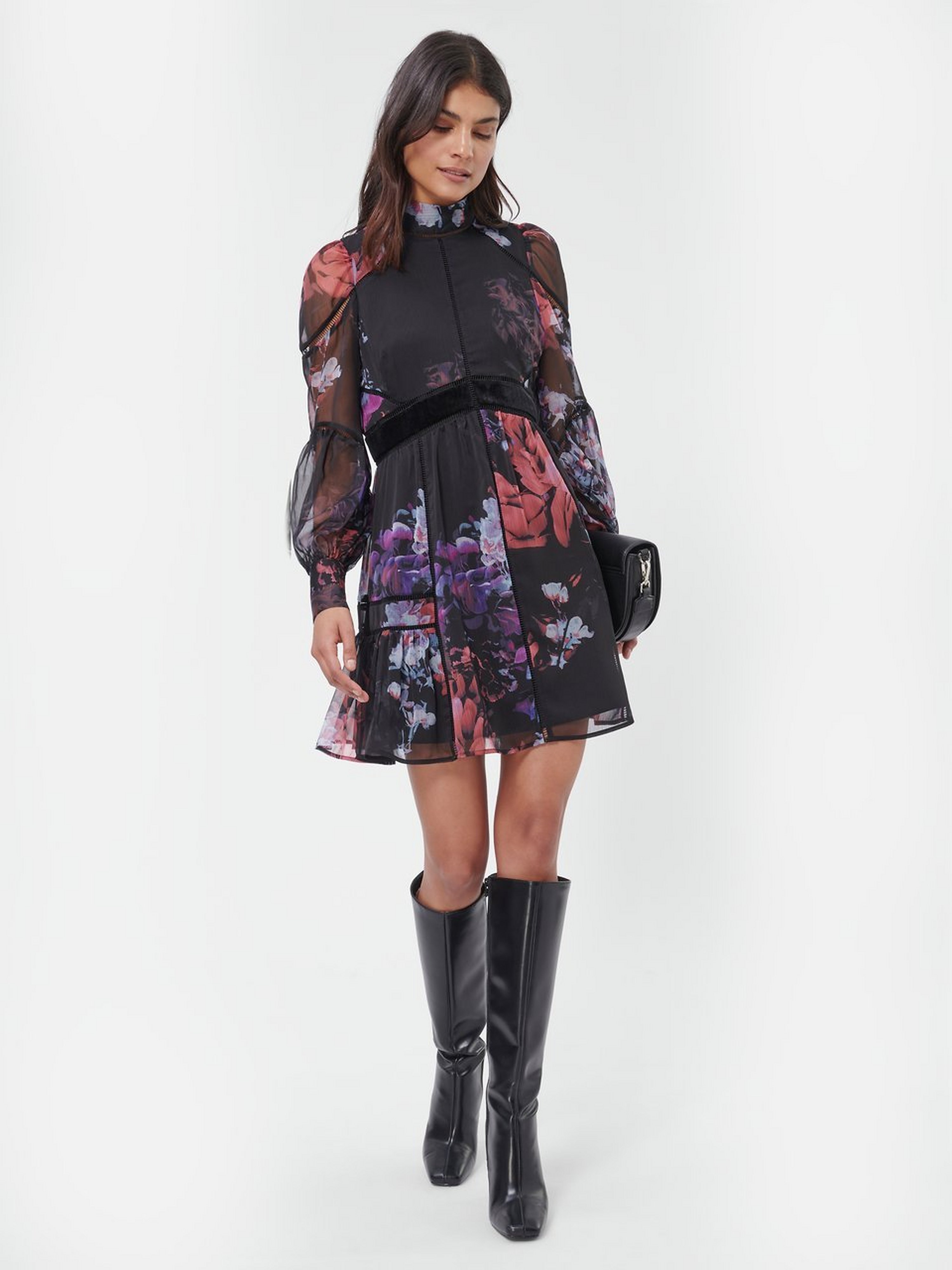 Kleid mit Stehkragen