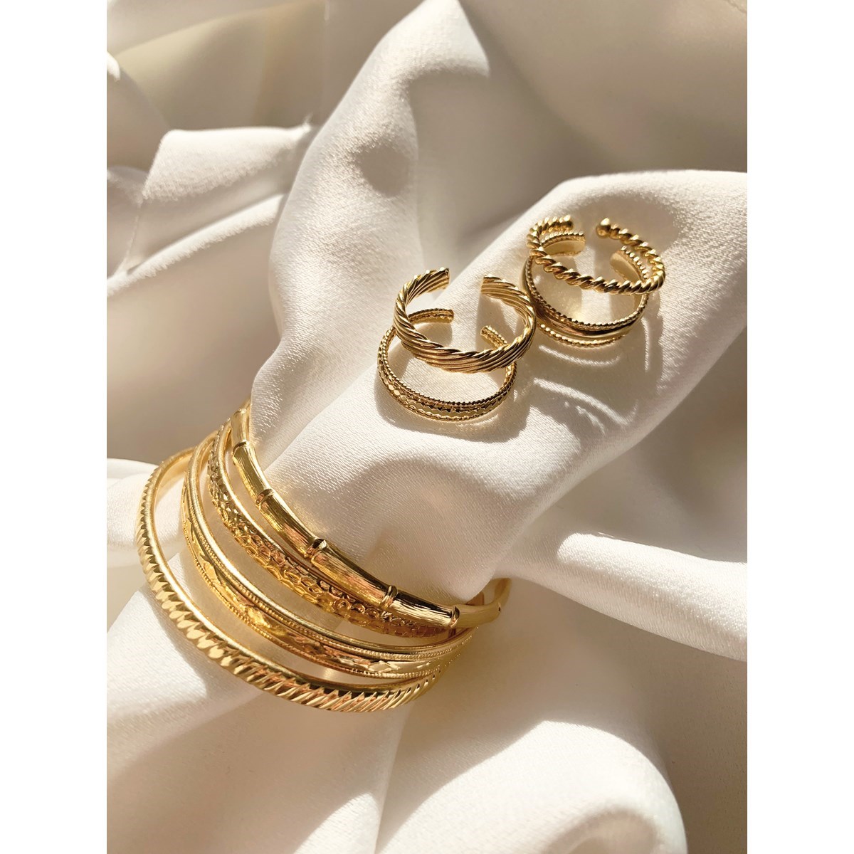 Jonc ajustable strié dorée à l'or fin 24K SOFIA